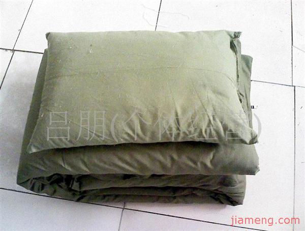 棉被怎么做成枕头 4PDL1AK2.jpg